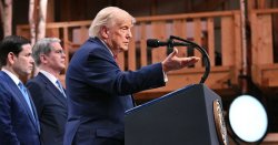 Trump says Israel 'could do a better job' with Hezbollah as he discusses Netanyahu